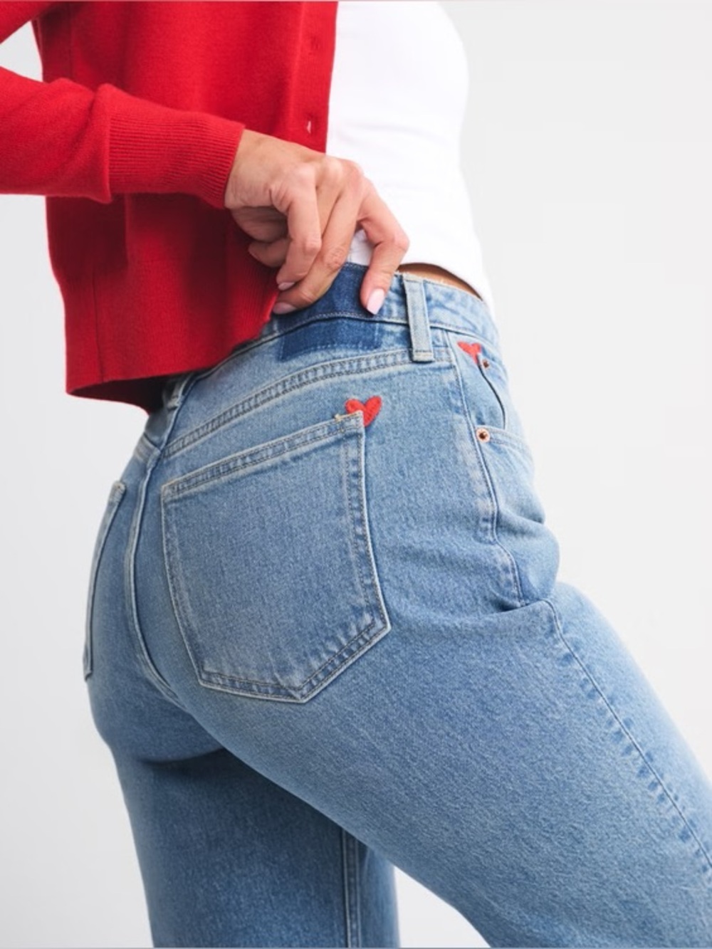 Abercrombie & FitchHigh Rise 90s Relaxed Heart Embroidered Jeans Size 25 Short